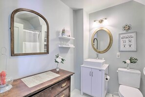 Kostenlose Toilettenartikel, Handtücher