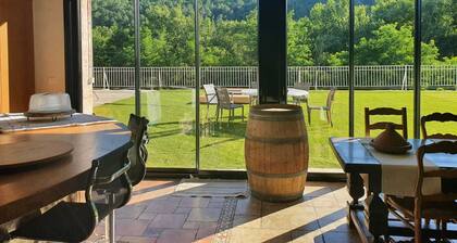 Atypical farmhouse at the foot of the Cévennes