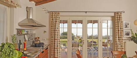 تناول الطعام