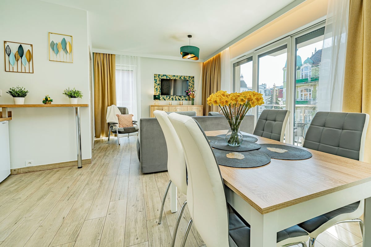 1 habitación, decoración personalizada y muebles diferentes