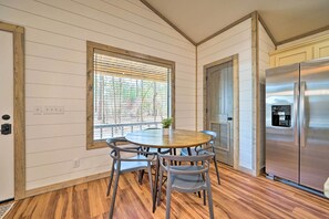 Dining - Chic Broken Bow Escape w/ Hot Tub & Fire Pit! (Broken Bow)