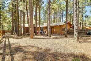 Exterior - 11 Mi to Rainbow Lake: Family Home w/ Large Yard (Pinetop)