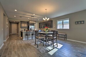 Dining - 9 Mi to Disney: Home w/ Patio + Community Perks (Davenport)