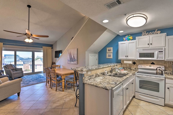 Miramar Beach Vacation Rental Condo | 2BR + Loft | 2BA | Elevator Access