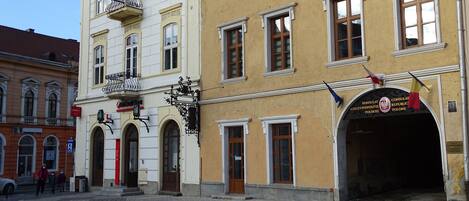 المنشأة من الخارج