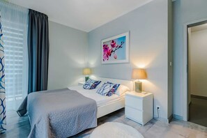 2 室のベッドルーム、アイロン / アイロン台、WiFi、ベッドシーツ