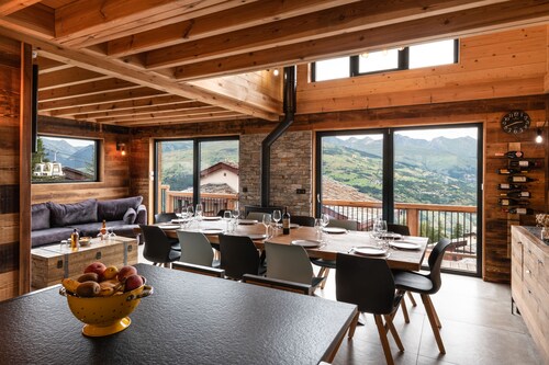 Les Coches : Chalet au pied des pistes avec vue sur le Mont blanc