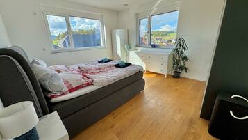 1 habitación, escritorio, wifi gratis y ropa de cama