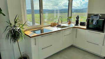 Refrigerador, horno, placa de cocina, lavavajillas