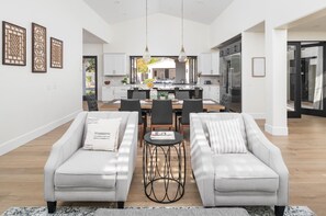 Smart TV, fireplace, table tennis