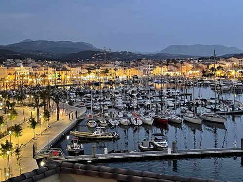 Beautiful apartment, hyper center, Sanary port, free parking