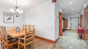 Departamento, 3 habitaciones, vista a la montaña, junto a la pista de ski (3 Bedrooms) | Restaurantes