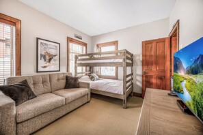 Departamento, 3 habitaciones, vista a la montaña, junto a la pista de ski (3 Bedrooms) | 3 habitaciones, decoración personalizada y muebles diferentes