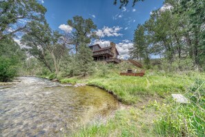 Exterior - Gorgeous Rippling Waters!  Private Hot Tub- Spectacular Views! (Nathrop)