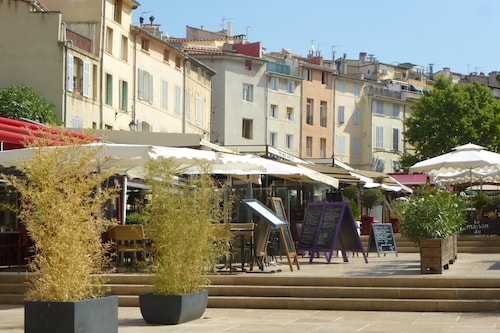 Salon-de-Provence Villa Stay