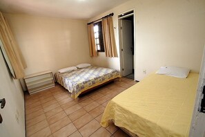 3 habitaciones, tabla de planchar con plancha y wifi gratis 