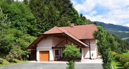 Maison prĂšs du lac Millstatt avec jacuzzi