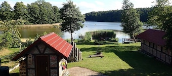 Holiday Home in Kolczewo with Lake Access