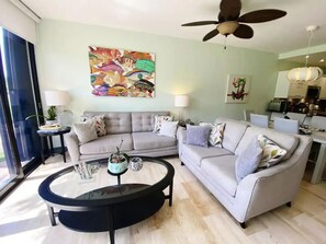 Smart TV - La Brisa Del Mar Beach House, Beach Village (Humacao)