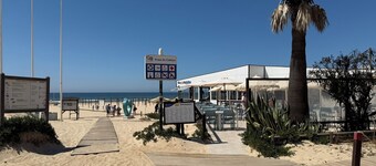 800 m from the beach, modern apartment with terrace on ground floor