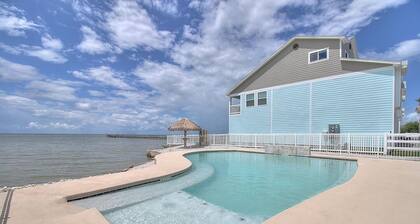 Copano Breeze 3 Bedroom Home by RedAwning