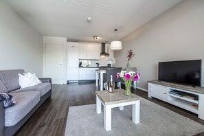TV - Spacious and luxurious apartment - Kaag Resort (22) (Warmond)