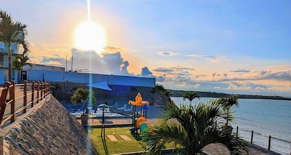 Beautiful house with great Ocean view and pool on site