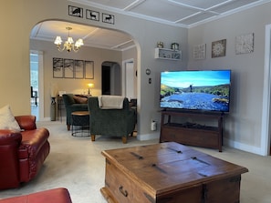 Smart TV y chimenea
