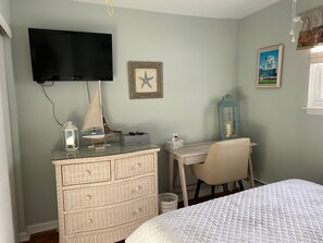 2 habitaciones, escritorio, tabla de planchar con plancha y wifi 