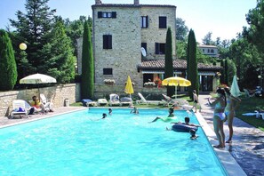 Pool - Hotel in Marche with Scenic Hiking Trails (Montelparo)
