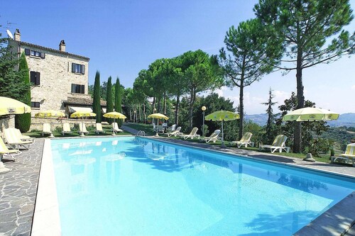 Hotel in Marche with Scenic Hiking Trails