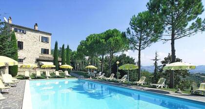 Hotel in Marche with Scenic Hiking Trails