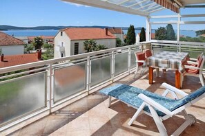 Outdoor dining - Tranquil Retreat near Drazica Beach (Biograd)