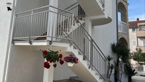 Exterior - Tranquil Retreat near Drazica Beach (Biograd)