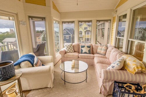 Pet Friendly with Lake & Resort Views