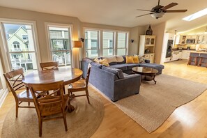 Smart TV, fireplace, DVD player