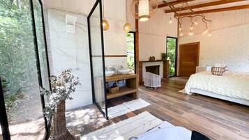 Deluxe Chalet, 1 Bedroom, Jetted Tub, Mountain View