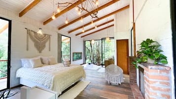 Deluxe-Chalet, 1 Schlafzimmer, Whirlpool, Bergblick | 1 Schlafzimmer, kostenloses WLAN, Bettwäsche