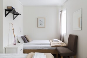 Standard Triple Room | Free WiFi, bed sheets - Nidaros Pilegrimsgård (Trondheim)