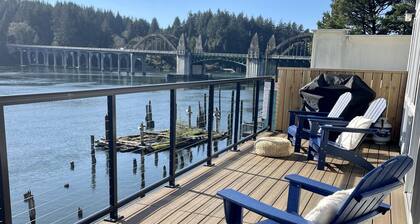 Bay Window -incredible river views- Old Town- new deck! Stairs. 