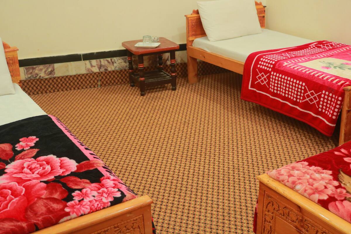 Family Room | Soundproofing, free WiFi, bed sheets