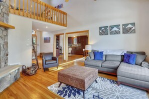 Fireplace, DVD player