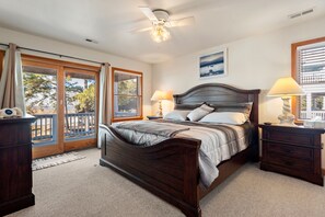 6 bedrooms, iron/ironing board, WiFi, bed sheets - Sea-Sound Blessing: Soundfront | Pool and Hot Tub (Corolla)