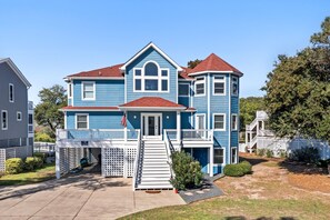 Exterior - Sea-Sound Blessing: Soundfront | Pool and Hot Tub (Corolla)