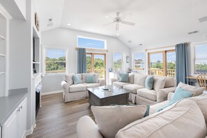 Televisión y oficina 