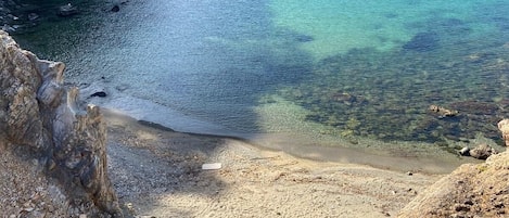 靠近海滩、沙滩椅