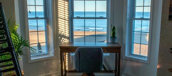 Beachfront Getaway, Mermaid Suite, 🐶 💙