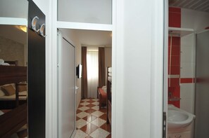 1 Schlafzimmer, Zimmersafe, Bügeleisen/Bügelbrett, kostenloses WLAN