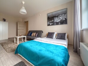 2 bedrooms, laptop workspace, iron/ironing board, free WiFi - KvartalApartments. Burnakovskaya 113 (Nizhny Novgorod)