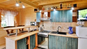 Kaffetrakter/tekoker, kjøleskap, mikrobølgeovn og ovn